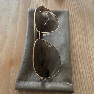 Women’s Prada aviators